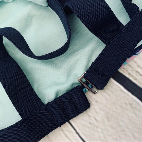 Top unavailable - Picture 4 of 5